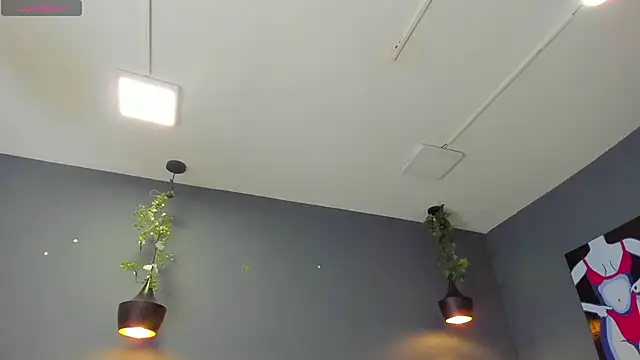 Hannah Miller   online show from January 7, 2025, 11:26 am