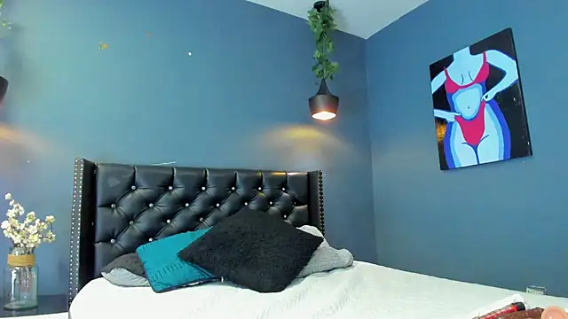 Hannah Miller   online show from February 11, 2025, 8:42 pm