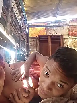 daniel traviexxxo online show from November 2, 2025, 4:42 pm