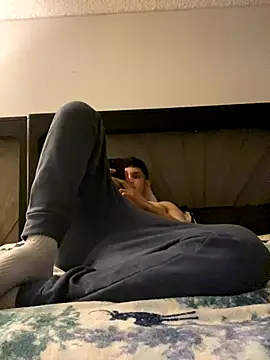 Snapshot of Esauhot chatting on December 3, 2024, 4:14 am Esauhot online show from December 3, 2024, 4:14 am