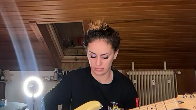 JeSuisUnTapin online show from October 11, 2025, 11:47 pm