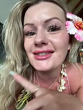 Snapshot of LoveShae_ chatting on May 29, 2026, 9:46 pm LoveShae online show from May 29, 2026, 9:46 pm