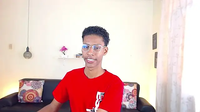 maiki18  online show from February 7, 2025, 1:43 pm