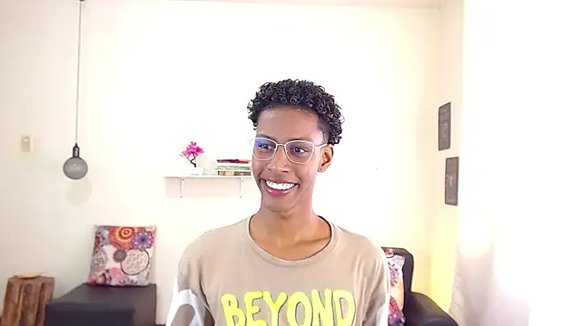 maiki18  online show from March 11, 2025, 1:45 pm