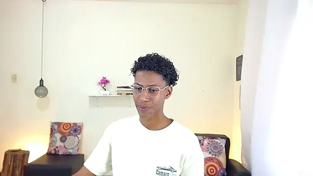 maiki18  online show from March 14, 2025, 1:24 pm