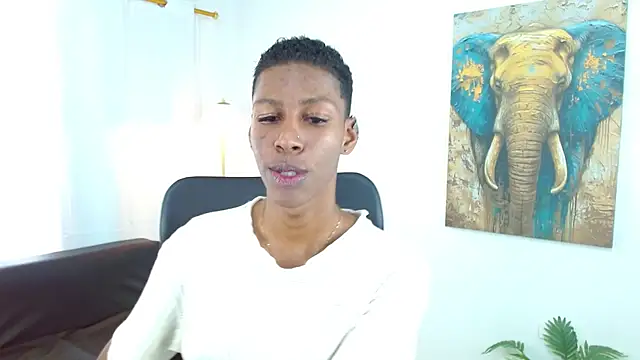 maiki18  online show from December 15, 2025, 8:46 pm