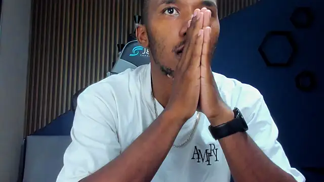 Snapshot of JamesParck chatting on January 22, 2025, 9:43 pm JamesParck online show from January 22, 2025, 9:43 pm