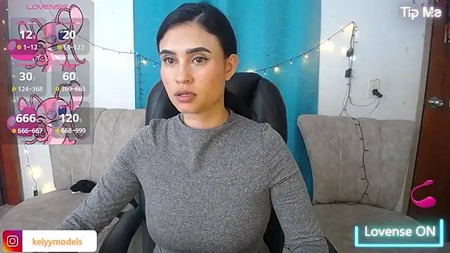 keelly richaardson1 online show from October 5, 2025, 2:10 am