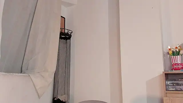 uglycoyote18 online show from December 3, 2024, 3:30 am