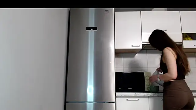 Snapshot of SierraSky_ chatting on April 30, 2026, 5:08 pm SierraSky online show from April 30, 2026, 5:08 pm