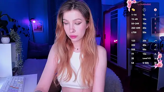 Snapshot of tenderdreams chatting on March 14, 2025, 11:45 am tenderdreams online show from March 14, 2025, 11:45 am