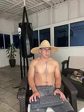 Snapshot of owengray2n chatting on February 8, 2025, 1:54 am owengray2n online show from February 8, 2025, 1:54 am
