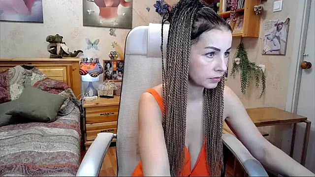 Kendra Mom online show from February 11, 2025, 9:42 am