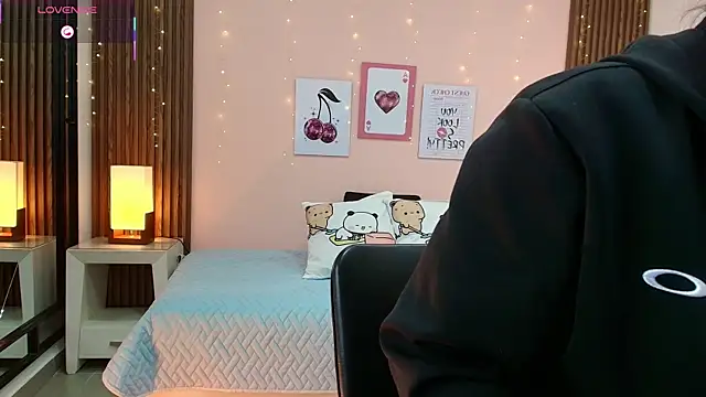 alina martinelli online show from April 13, 2026, 11:27 am