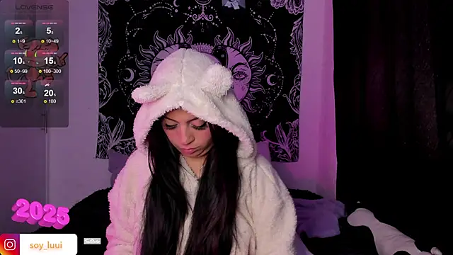 Snapshot of soy_lui_ chatting on January 3, 2025, 8:22 pm soy lui online show from January 3, 2025, 8:22 pm