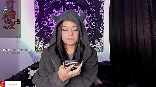 Snapshot of soy_lui_ chatting on February 17, 2025, 10:14 pm soy lui online show from February 17, 2025, 10:14 pm