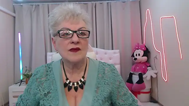 KayleSmoll online show from May 15, 2026, 6:37 pm