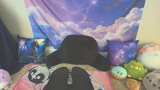 Snapshot of MilkyBunny chatting on May 19, 2026, 4:02 pm MilkyBunny online show from May 19, 2026, 4:02 pm
