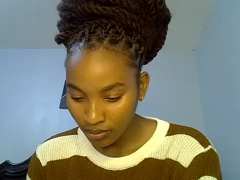 cute-alexis online show from May 14, 2026, 8:37 pm
