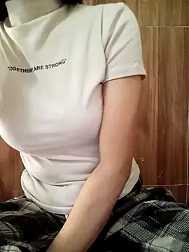 YunLem online show from December 3, 2025, 5:04 am