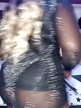 Snapshot of Cherriikenzie chatting on September 16, 2025, 6:25 am Cherriikenzie online show from September 16, 2025, 6:25 am