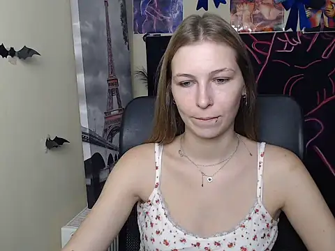 StrangerGi online show from July 18, 2026, 5:55 am