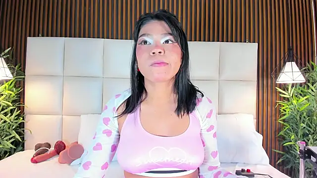 CailynBrowm online show from October 5, 2025, 4:33 am