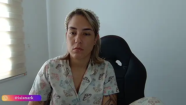 Isis69  online show from October 4, 2025, 3:43 pm