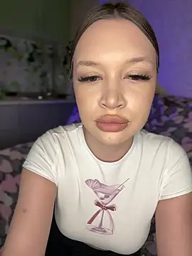 Snapshot of bunnyrich chatting on December 19, 2024, 5:18 pm bunnyrich online show from December 19, 2024, 5:18 pm