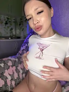 Snapshot of bunnyrich chatting on December 19, 2024, 11:25 pm bunnyrich online show from December 19, 2024, 11:25 pm