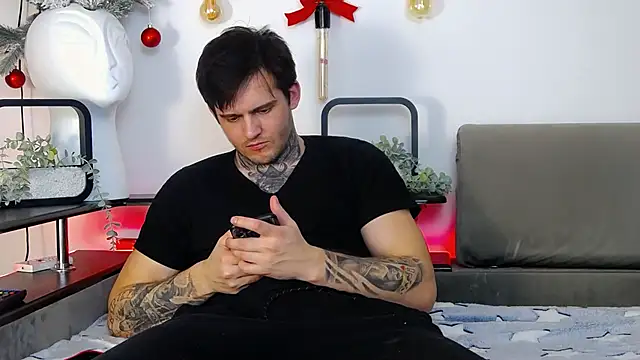 CarterCole online show from December 26, 2024, 1:43 pm