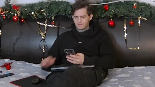 CarterCole online show from December 27, 2024, 8:02 am