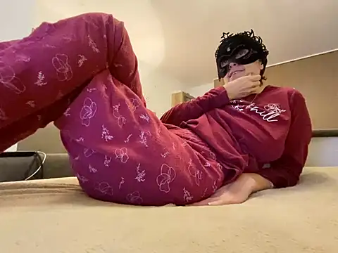 Marilou1983 online show from January 10, 2025, 9:31 pm