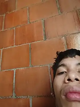 jhoantorres348 online show from July 28, 2026, 12:12 pm