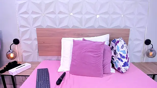 Stacey white  online show from March 27, 2026, 7:57 pm