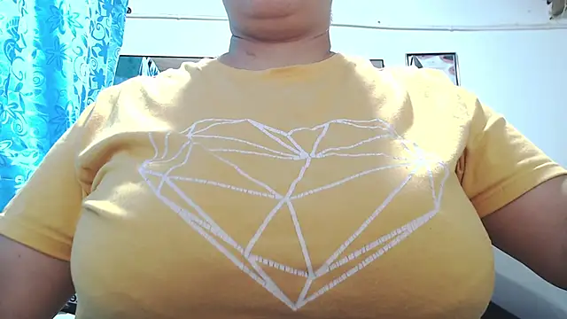 Snapshot of mia_donatto369 chatting on October 8, 2025, 11:02 pm mia donatto369 online show from October 8, 2025, 11:02 pm