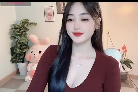 Snapshot of _Aimy_ chatting on November 21, 2025, 3:38 am Aimy online show from November 21, 2025, 3:38 am