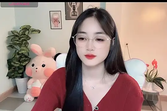 Snapshot of _Aimy_ chatting on November 25, 2025, 6:35 am Aimy online show from November 25, 2025, 6:35 am