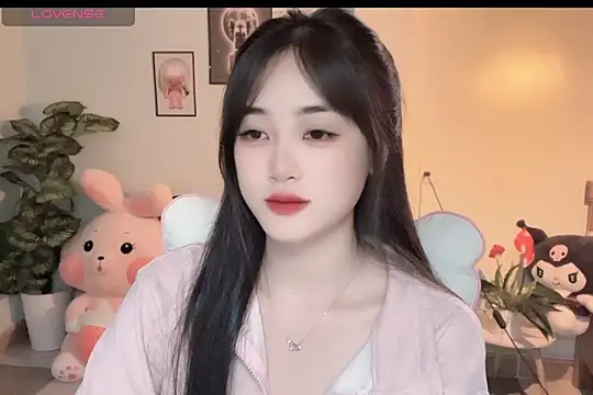 Snapshot of _Aimy_ chatting on November 30, 2025, 4:33 pm Aimy online show from November 30, 2025, 4:33 pm