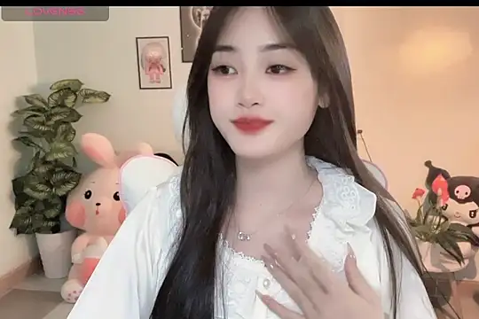 Snapshot of _Aimy_ chatting on December 1, 2025, 4:50 am Aimy online show from December 1, 2025, 4:50 am