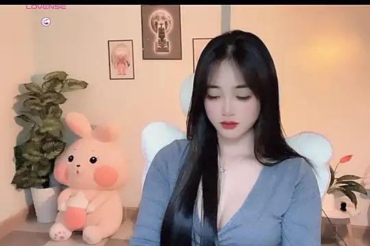 Snapshot of _Aimy_ chatting on December 13, 2025, 7:53 pm Aimy online show from December 13, 2025, 7:53 pm