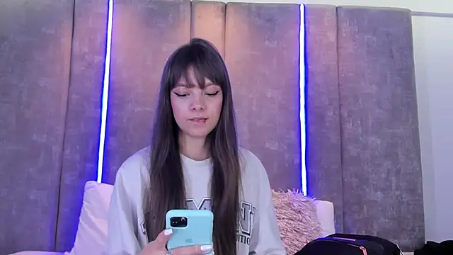 AmmyJones  online show from February 18, 2025, 6:15 pm