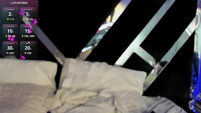 AmmyJones  online show from November 12, 2025, 7:46 pm