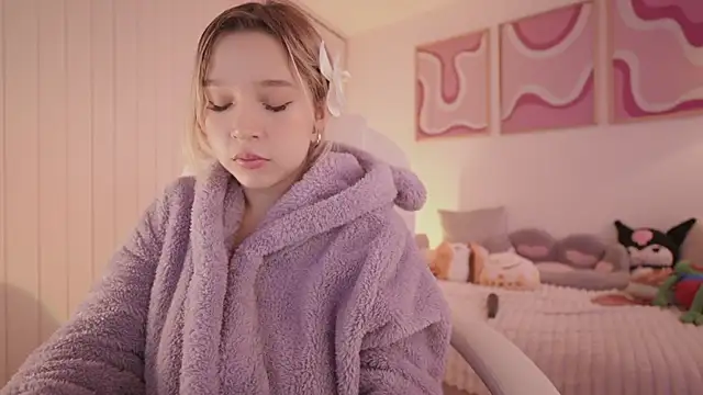 Snapshot of -SofiaCastillo- chatting on February 24, 2025, 3:42 pm -SofiaCastillo- online show from February 24, 2025, 3:42 pm