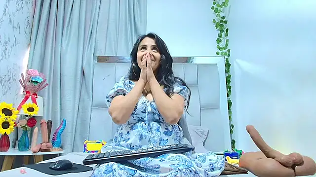 Snapshot of _Marcela__ chatting on October 27, 2025, 12:20 pm Marcela online show from October 27, 2025, 12:20 pm