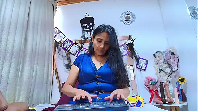 Snapshot of _Marcela__ chatting on November 5, 2025, 12:27 pm Marcela online show from November 5, 2025, 12:27 pm