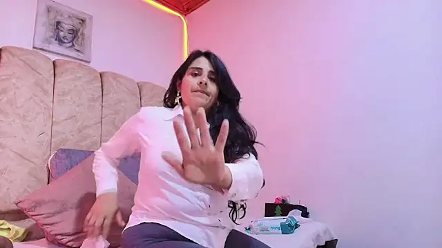  Marcela   online show from April 25, 2026, 11:46 am