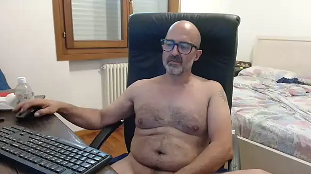 Snapshot of newsimo74 chatting on June 23, 2026, 6:17 pm newsimo74 online show from June 23, 2026, 6:17 pm