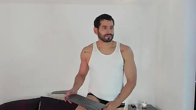Dereck vega online show from September 9, 2025, 8:52 pm