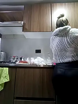 coral smitth online show from November 13, 2025, 7:02 pm